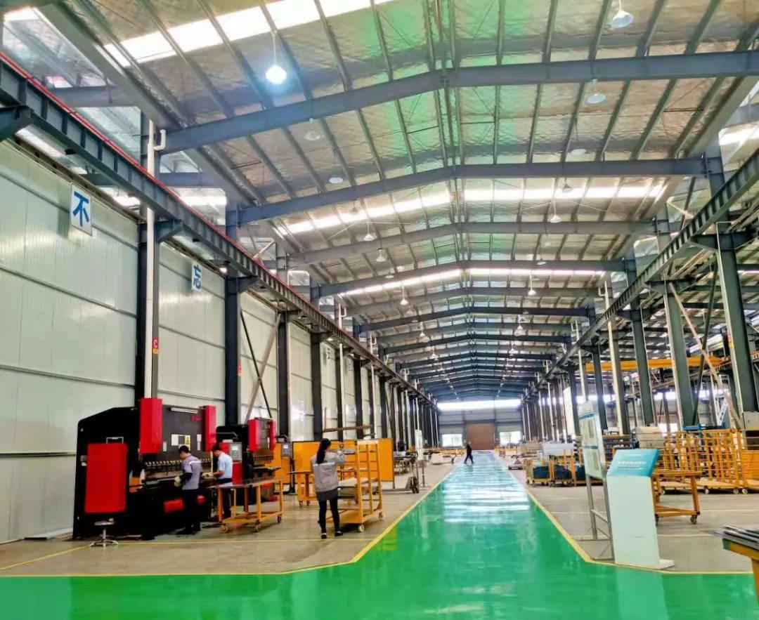 【米兰-MiLan体育(中国)湖南生产基地】热火朝天生产忙，高质高效产精品！​